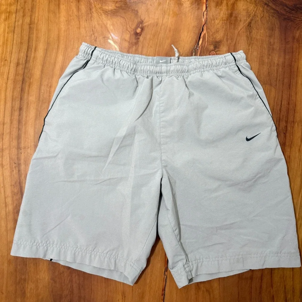 Vintage Y2K Nike Mens Shorts Medium Logo Stripe Mesh Lined Athletic B3-16